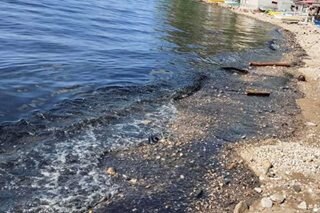 Oil spill sa Batangas iniimbestigahan ng Coast Guard