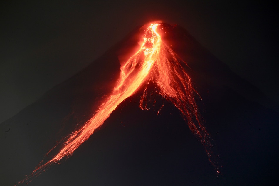 Lava Flows Down Mayon Filipino News 1154