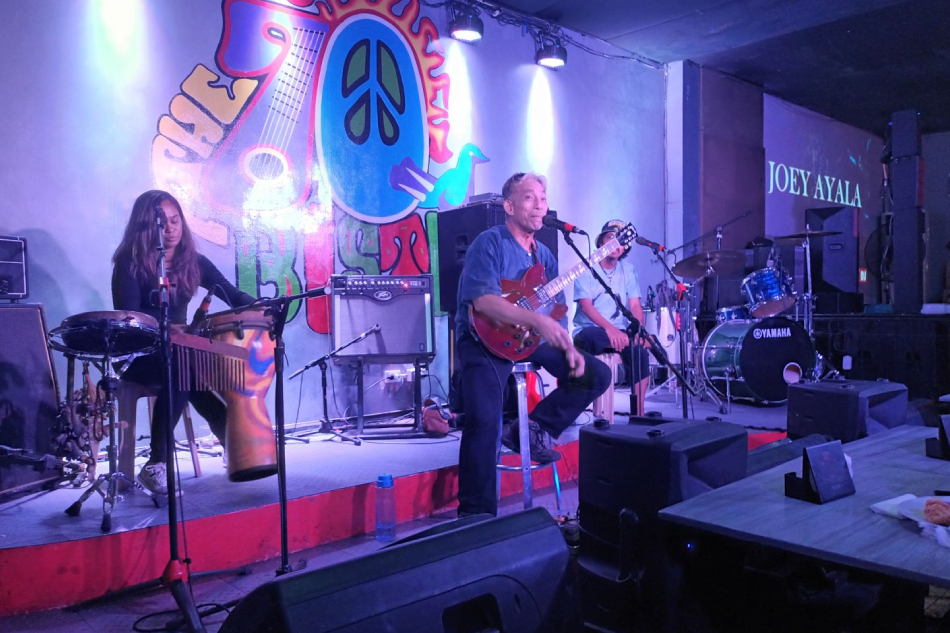 Joey Ayala performs at 70s Bistro during a media event. Totel V. de Jesus