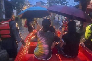 Bulacan rescuers save residents from floods