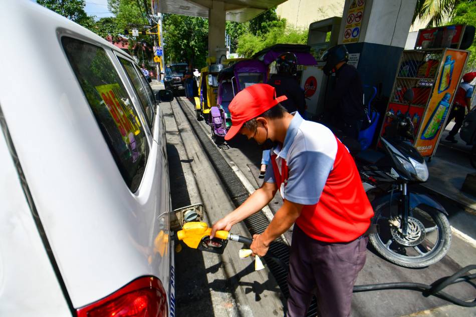 Gasolinahan sa Pasig City noong Oktubre 2022. Mark Demayo, ABS-CBN News/File