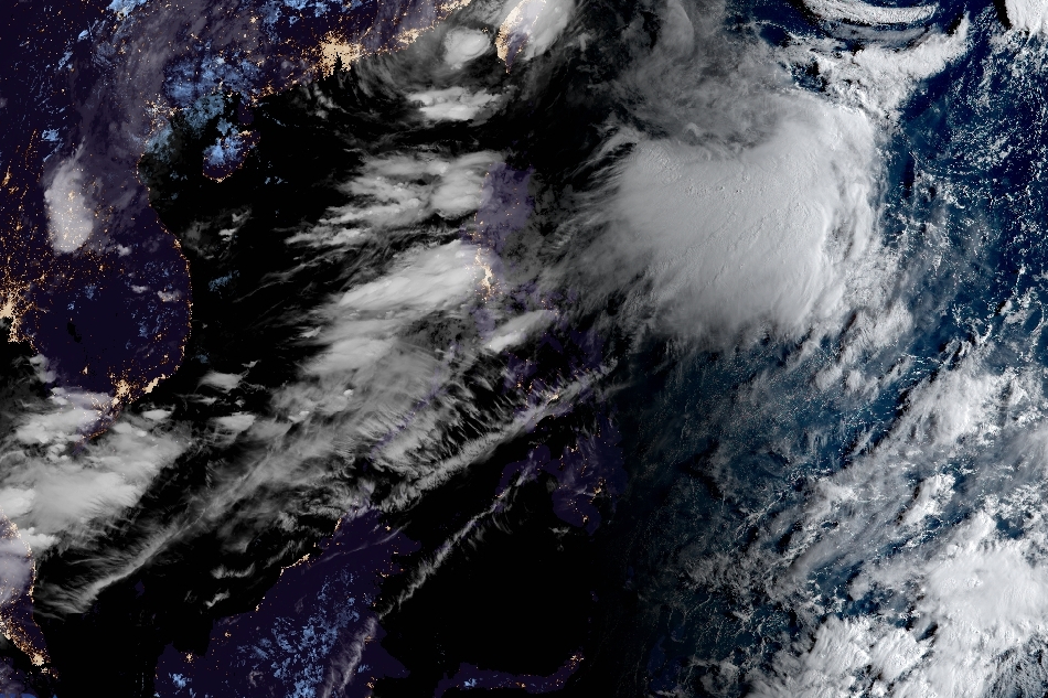 Imagery courtesy of the Japanese Meteorological Agency
