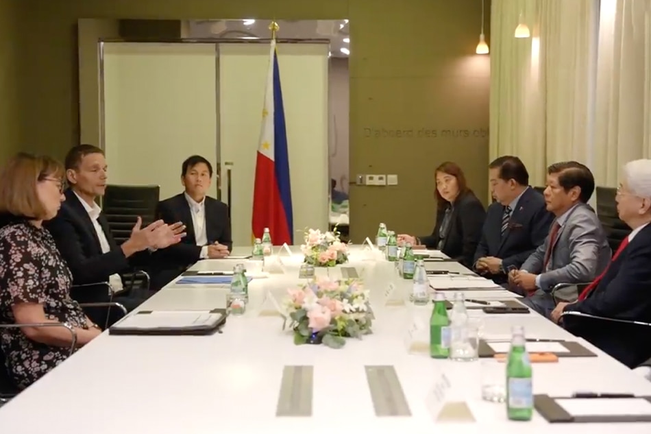President Ferdinand Marcos Jr., and other Philippine officials met with Dyson executives in Singapore. Screen grab from RTVM.