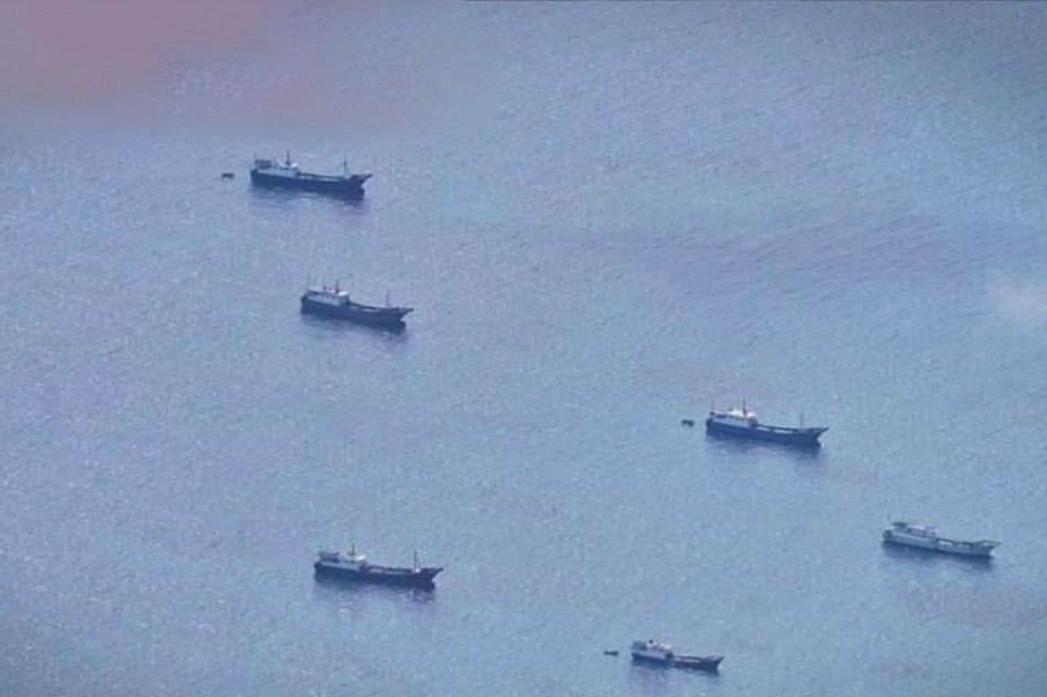 Chinese Maritime Militia Ships Swarming Near Rozul Reef Abs Cbn News