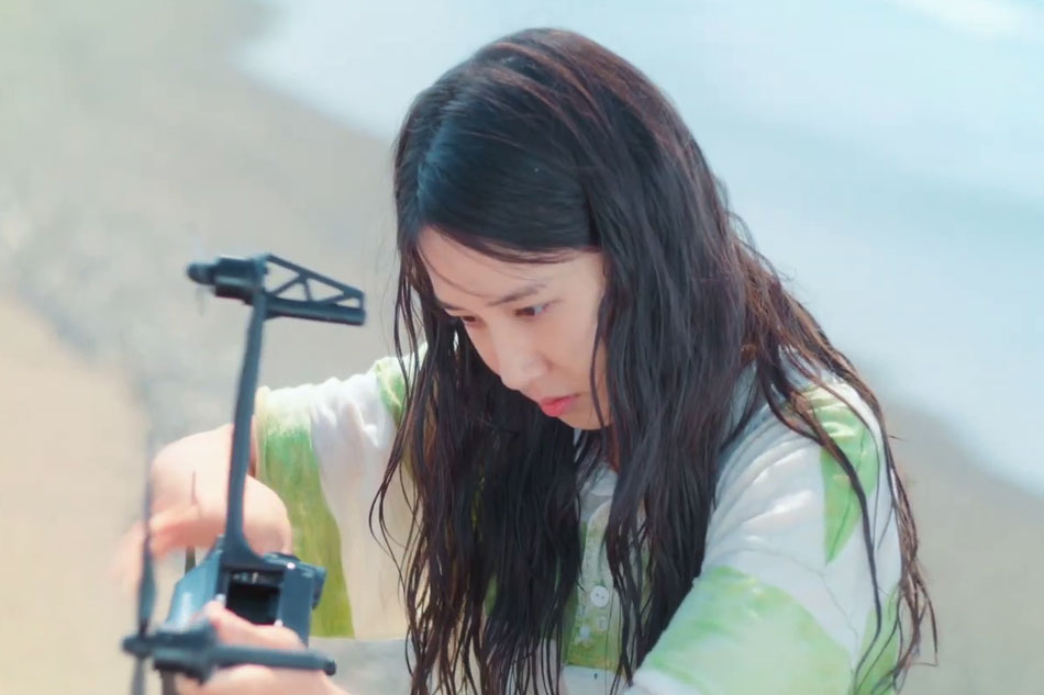 Watch Park Eun Bin Returns To Civilization In Castaway Diva Clip Abs Cbn News 4002