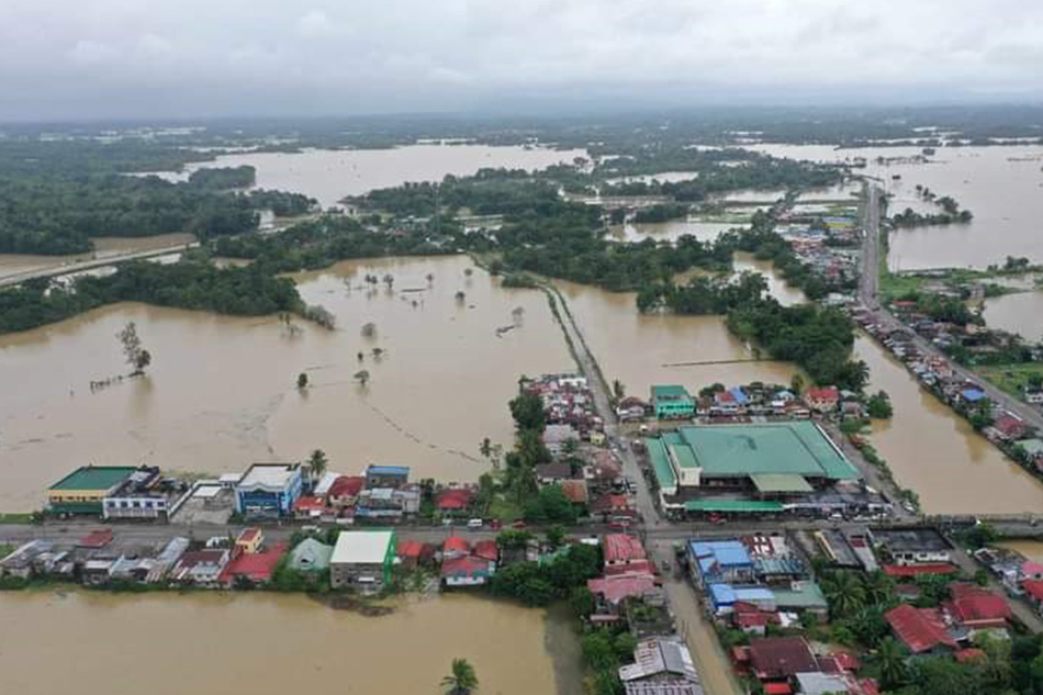 Libu-libong residente sa Capiz, apektado ng baha 4