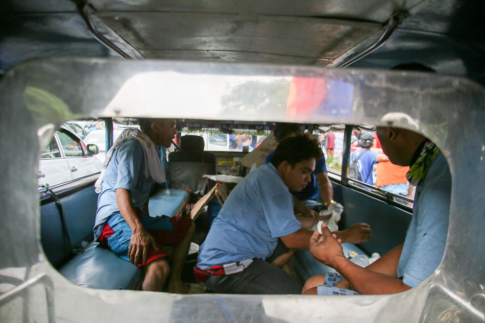 Protesting jeepney drivers gather for lunch. Jonathan Cellona, ABS-CBN News
