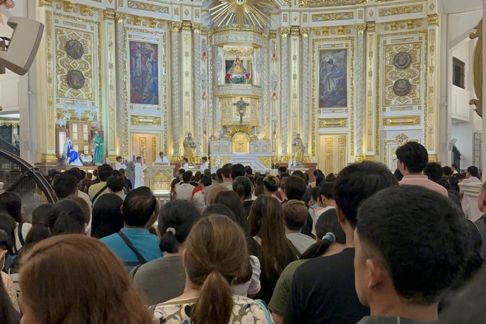 Filipinos attend Simbang Gabi at the Antipolo Cathedral on Christmas Eve, Dec. 24. Job Manahan, ABS-CBN News