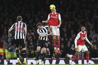 Arsenal held by battling Newcastle as Man Utd cruise