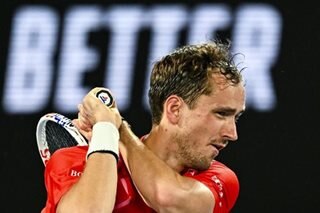 Medvedev demolishes Giron to signal Australian Open intent