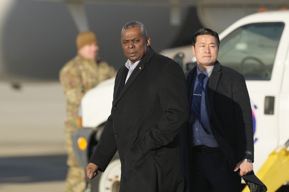 U.S. Secretary of Defense Lloyd Austin walks to board a helicopter upon his arrival at the Osan Air Base in Pyeongtaek, South Korea, 30 January 2023. EPA-EFE/Lee Jin-man /POOL
