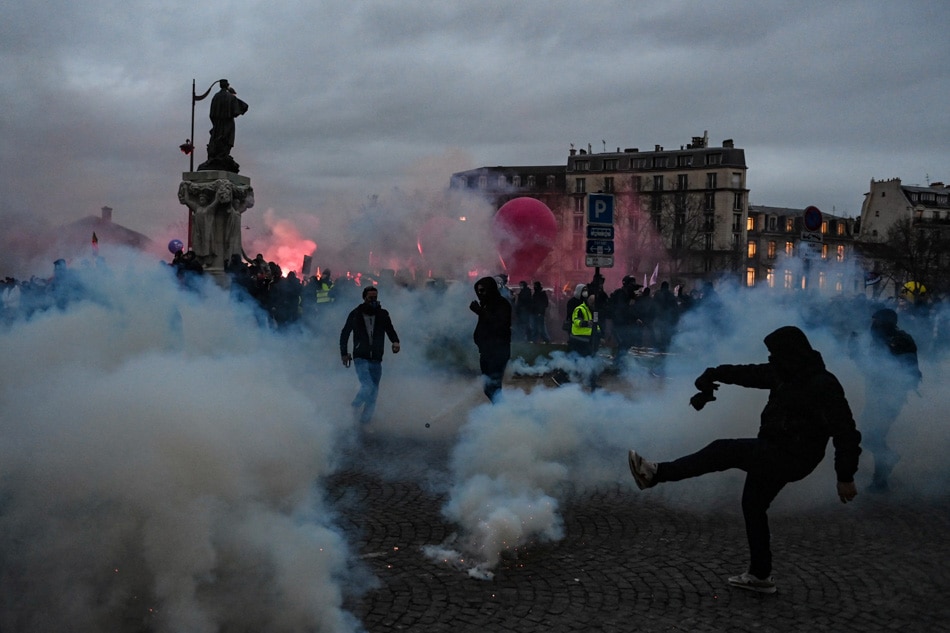 French protest proposed pension reform