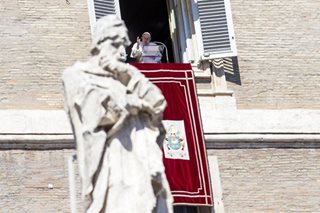 Pope prays for halt to migrant 'journeys of death'