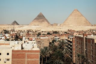 Cash-strapped Egypt offers citizenship to foreigners investors