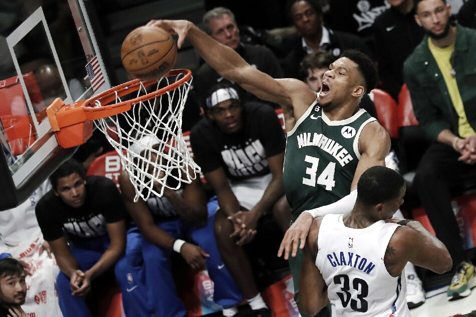 Hawks romp to Game 4 win without Young, Giannis goes down