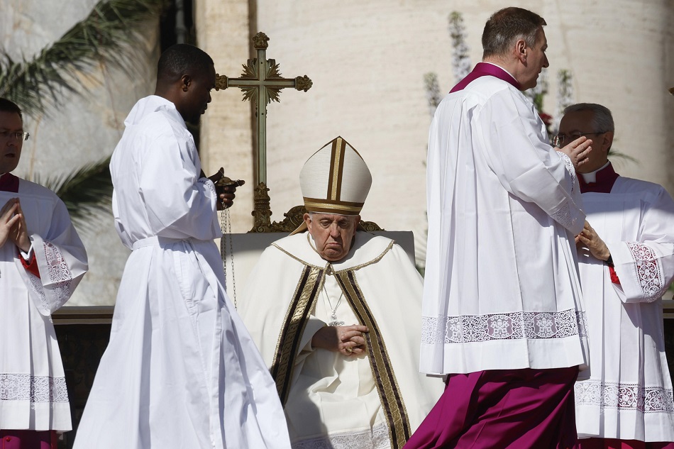 Pope Francis leads the Easter Mass in Saint Peter