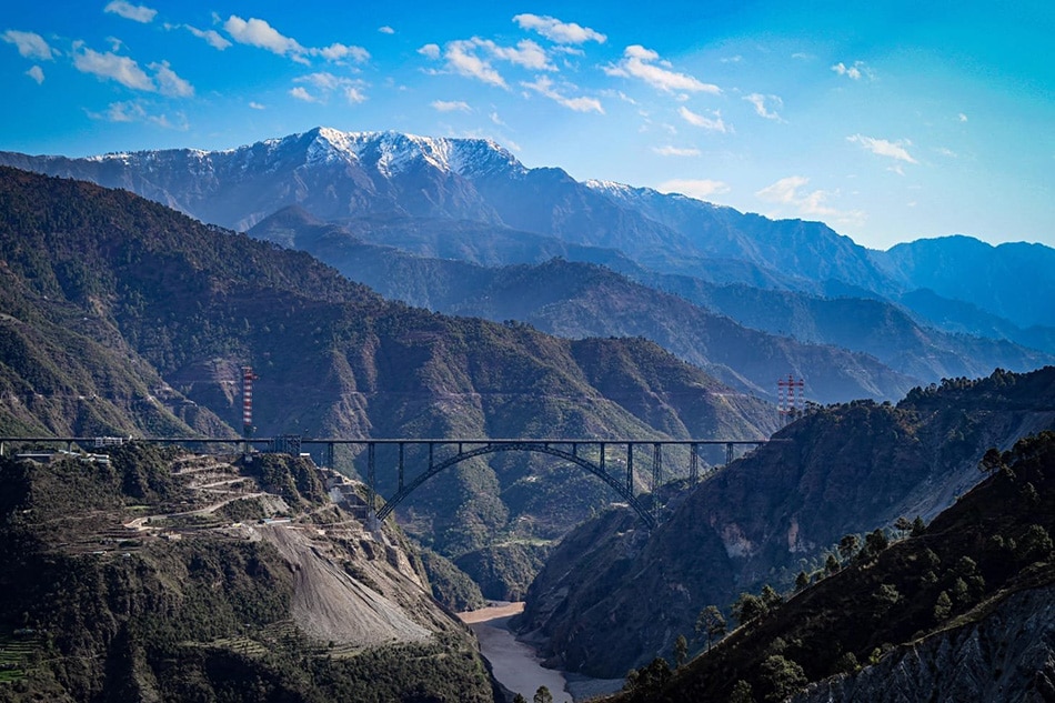 India builds world's tallest railway bridge in Kashmir | ABS-CBN News