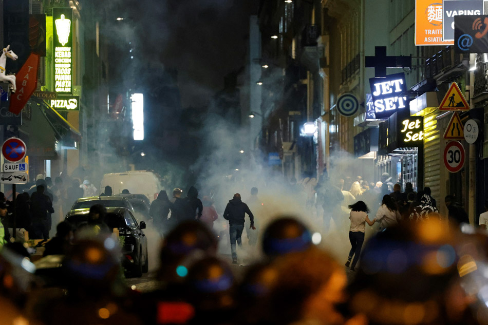 Thousands of French police deployed to quell riot | ABS-CBN News