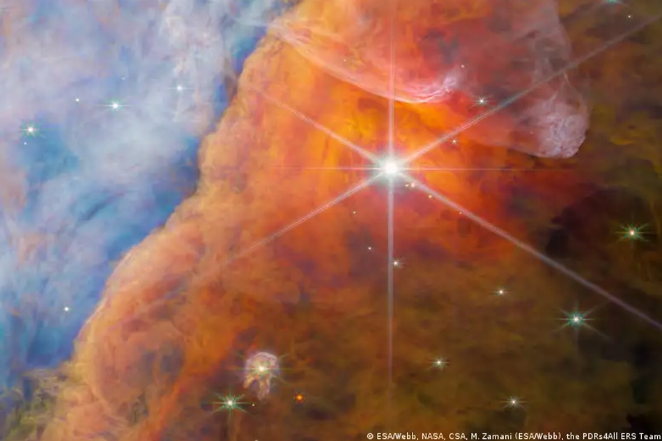 Space matters. Космос. Протопланетные диски в туманности Ориона.