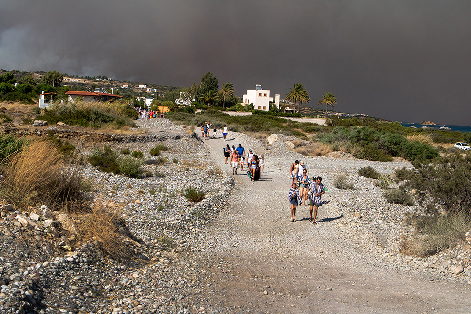 rhodes-wildfires-prompt-biggest-ever-greek-fire-evacuation-abs-cbn-news