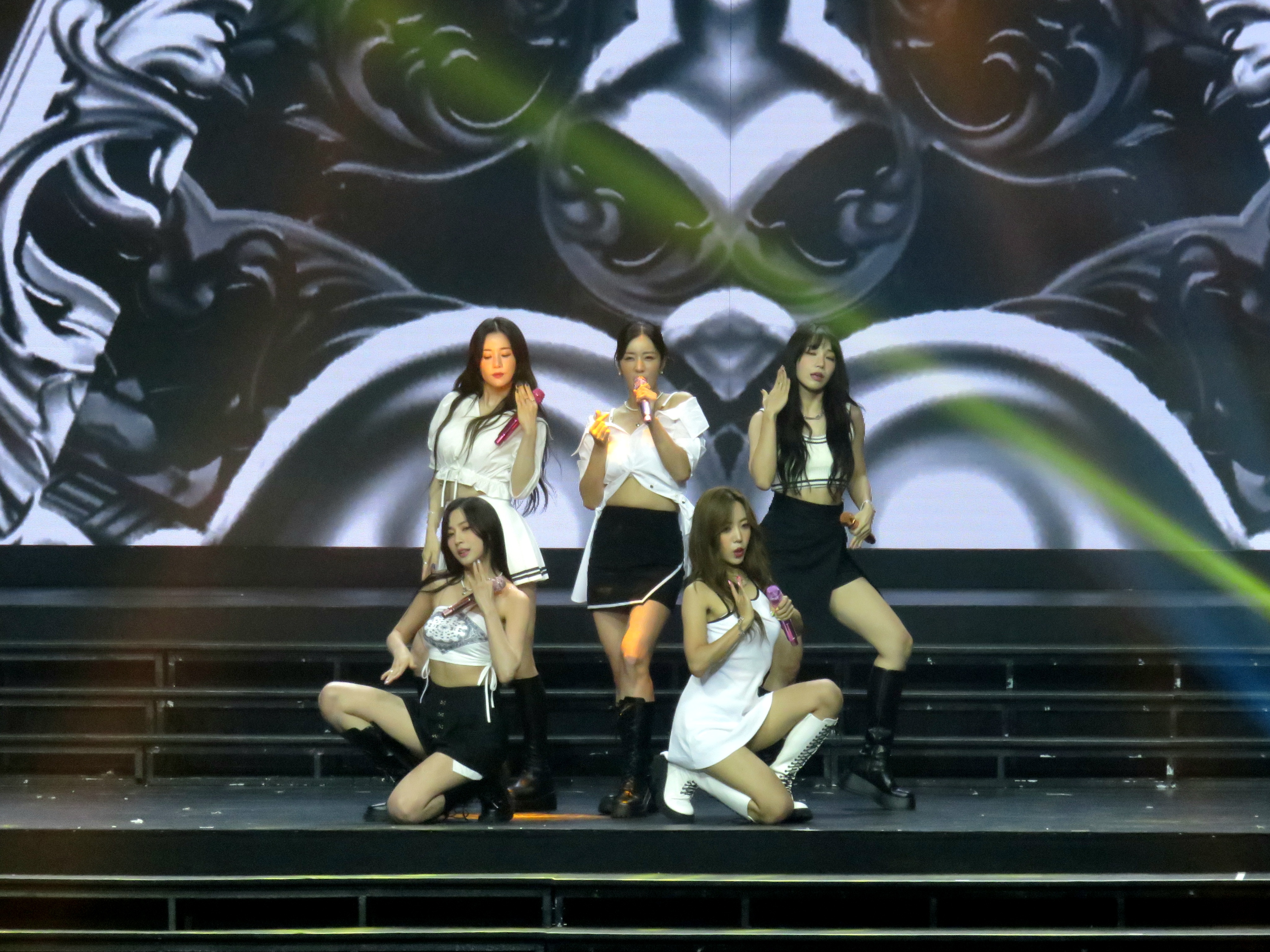 K-pop group Apink at the Be You 3 concert at the Araneta Coliseum, July 23, 2023. Alyssa Gonzales, ABS-CBN News