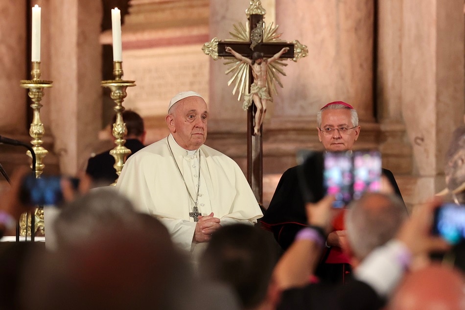 Pope in Portugal urges Europe to act as 'peacemaker' in Ukraine ABS