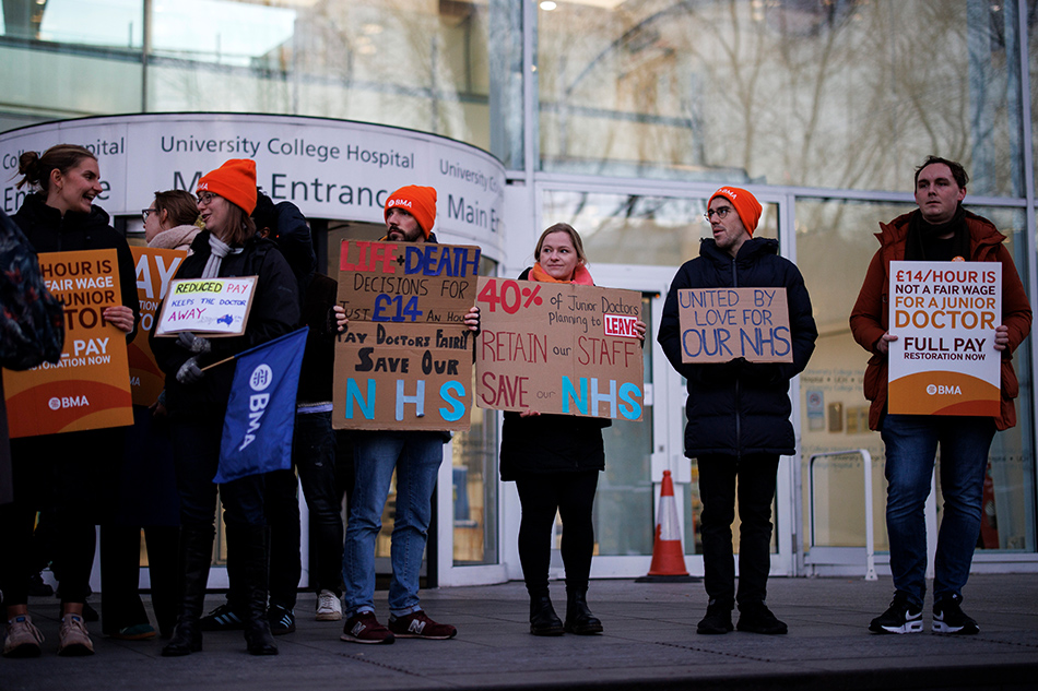 Junior doctors from the British Medical Association (BMA) at a picket line outside University College London Hospital as they start a strike action for three days from December 20 to December 23 in a long-running dispute over pay, in London, Britain, December 20, 2023. Tolga Akmen, EPA-EFE