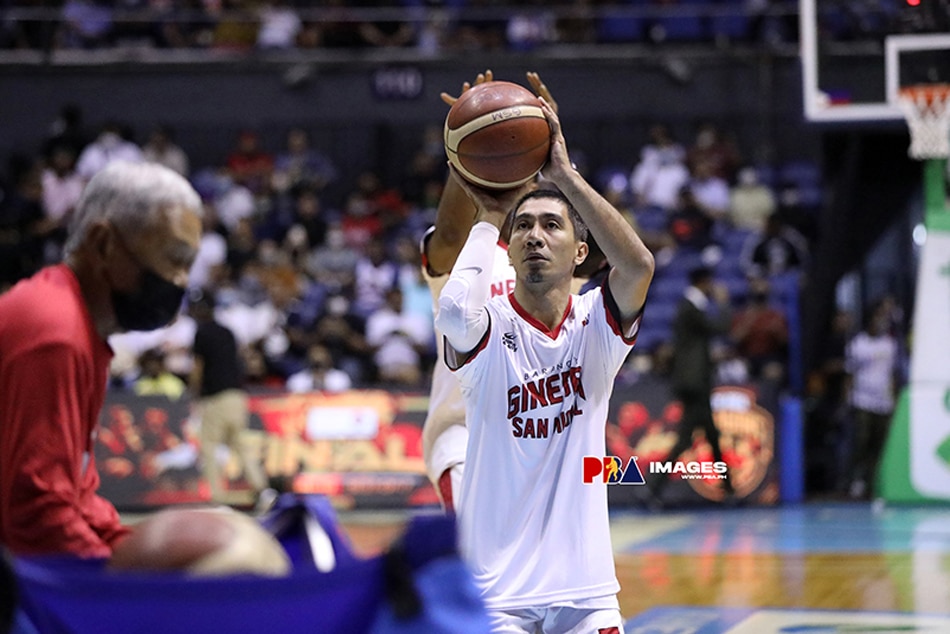 Barangay Ginebra point guard LA Tenorio warms up ahead of Game 6 of the 2022 PBA Commissioners' Cup Finals. PBA Images.