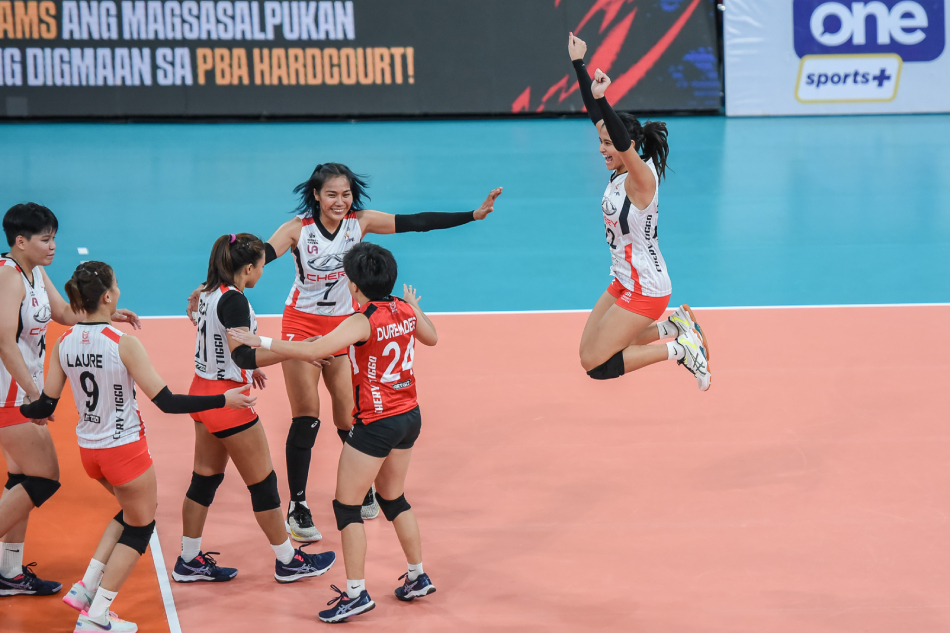 Pauline Gaston celebrates with her Chery Tiggo teammates. PVL Media