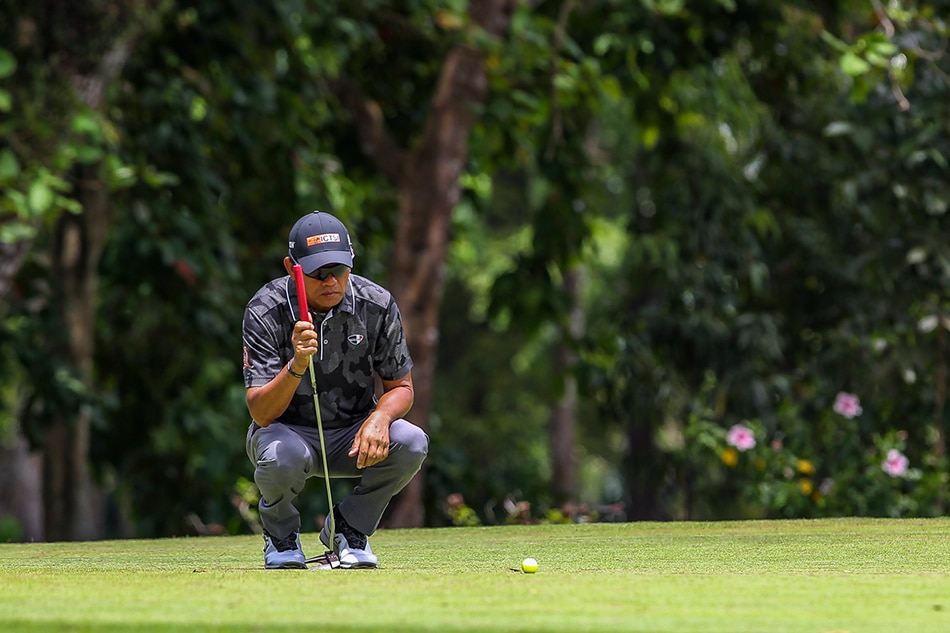 Veteran Frankie Miñoza in action at the ICTSI Negros Occidental Golf Classic. Handout photo.