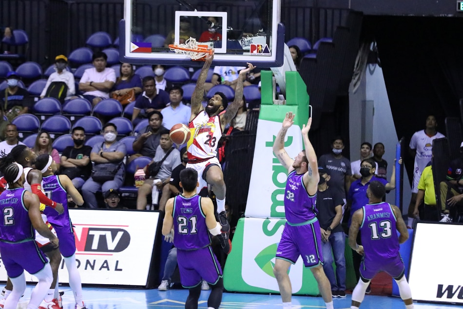 San Miguel import Cameron Clark dunks against Converge in their quarterfinal game in the 2023 PBA Governors' Cup. PBA Images.