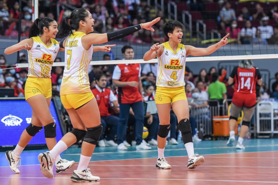 The F2 Logistics Cargo Movers celebrate a point against PLDT. PVL Media.