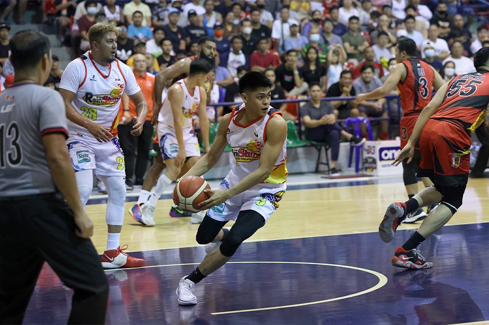 Gian Mamuyac in action for Rain or Shine against San Miguel in the PBA on Tour, June 7, 2023 at the Ynares Sports Arena in Pasig City. PBA Images.