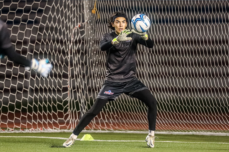 Football: Etheridge challenges young Azkals to step up