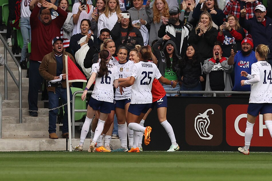 Sophia Smith scores twice for US in 3-0 victory over Vietnam to