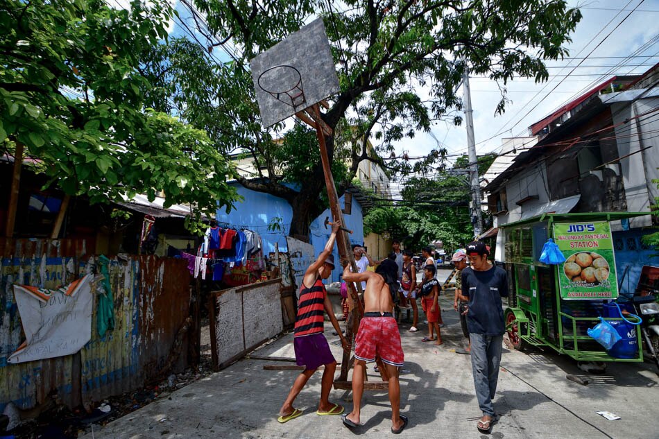 IN PHOTOS: As FIBA World Cup opens, Pinoys show love for basketball 13