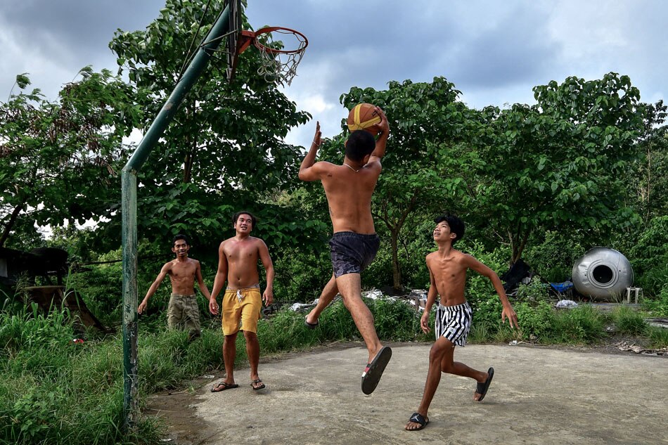 IN PHOTOS: As FIBA World Cup opens, Pinoys show love for basketball 14