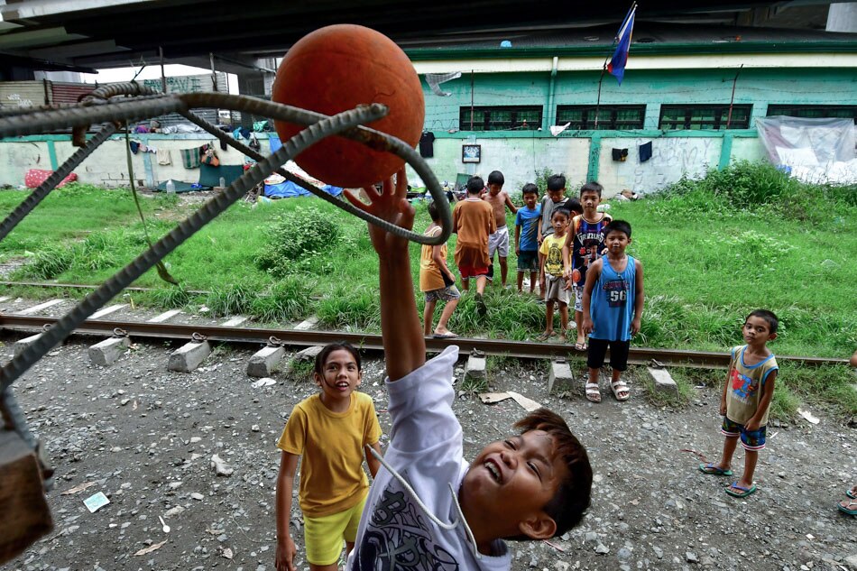 IN PHOTOS: As FIBA World Cup opens, Pinoys show love for basketball 15