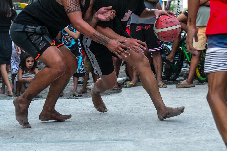 IN PHOTOS: As FIBA World Cup opens, Pinoys show love for basketball 22