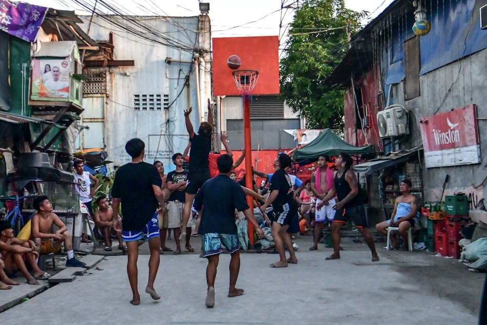 IN PHOTOS: As FIBA World Cup opens, Pinoys show love for basketball 4