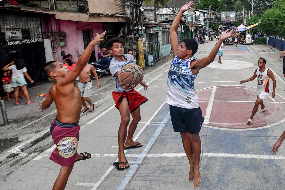 IN PHOTOS: As FIBA World Cup opens, Pinoys show love for basketball 5