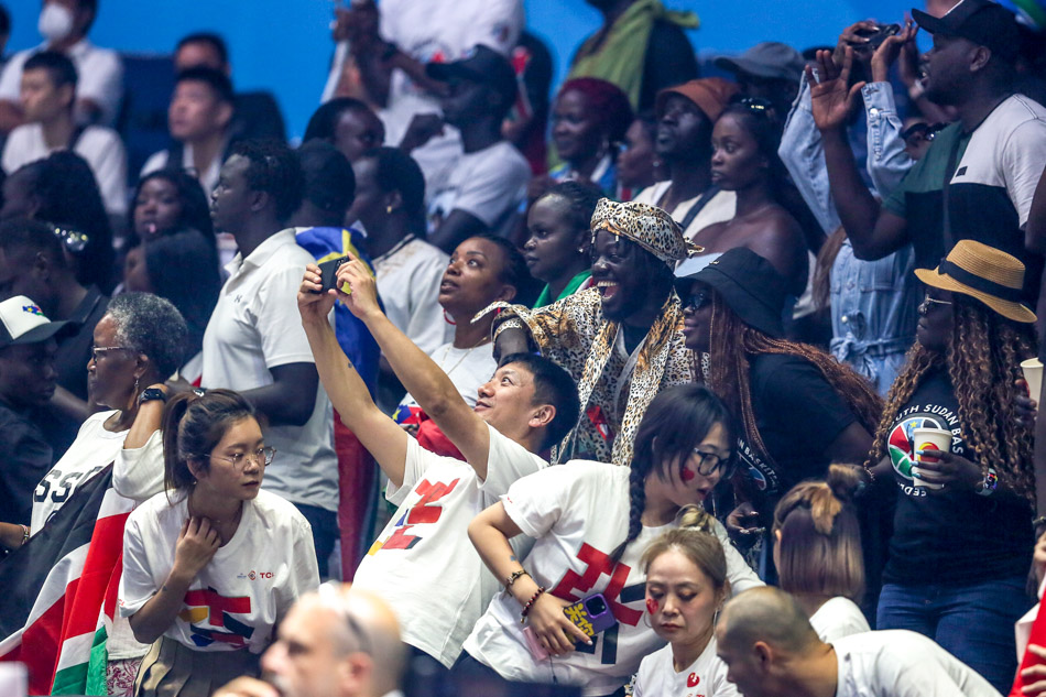 Fans from both camps watch the China and South Sudan battle under Group B during the 2023 FIBA 2023 World Cup at the Araneta Coliseum in Quezon City on August 28, 2023. Jonathan Cellona, ABS-CBN News