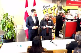 Canada opposition leader meets with Filipino Canadians in Surrey
