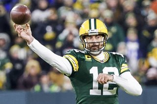 NFL: Rodgers pushes Packers to one win from playoffs