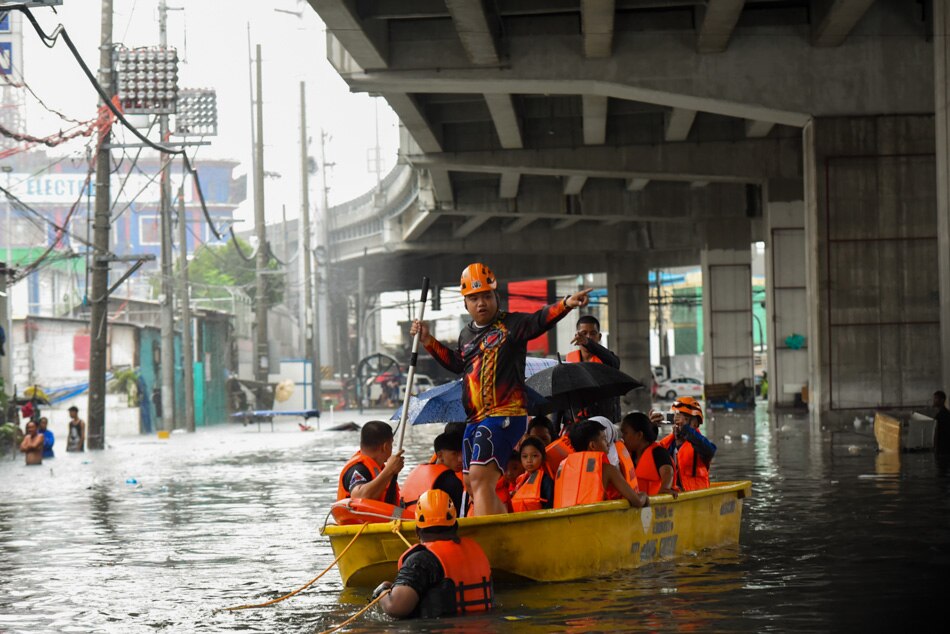 LOOK: Habagat rains bring flooding in Quezon City 5