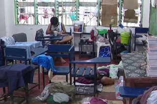 Libo-libo nananatili sa evacuation centers dahil sa 'Goring,' 'Hanna'