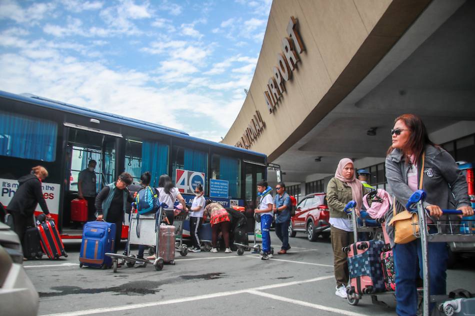 Travelers arrive at the Ninoy Aquino International Airport (NAIA) Terminal 1 in Pasay City. Jonathan Cellona, ABS-CBN News file