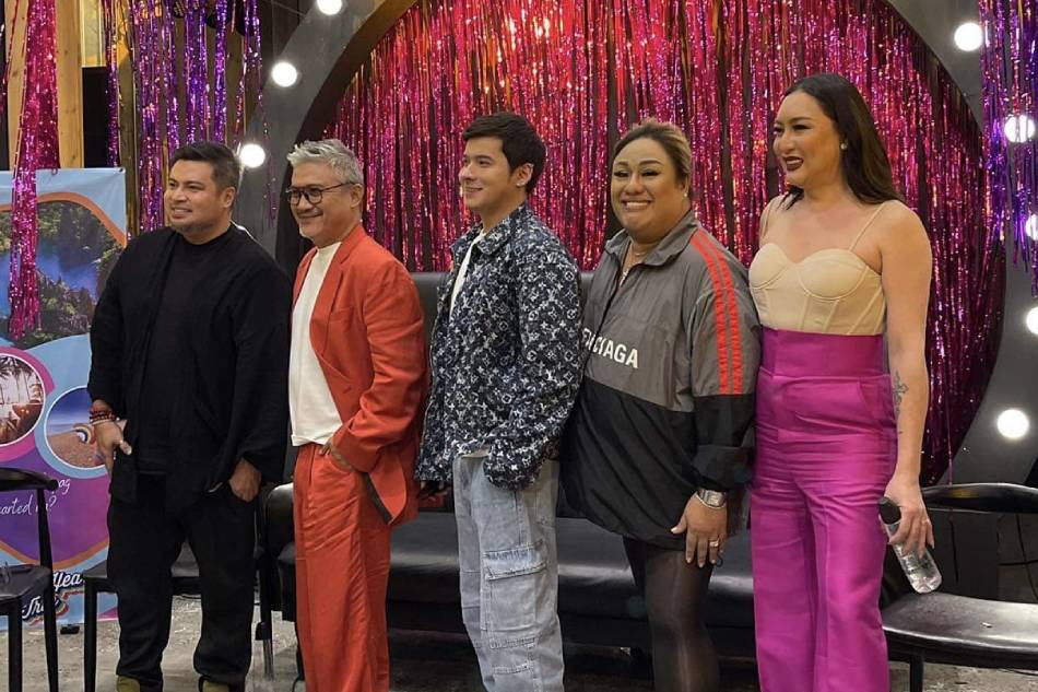 Christian Bables (center) leads the cast of the MMFF entry “Broken Hearts Trip.”