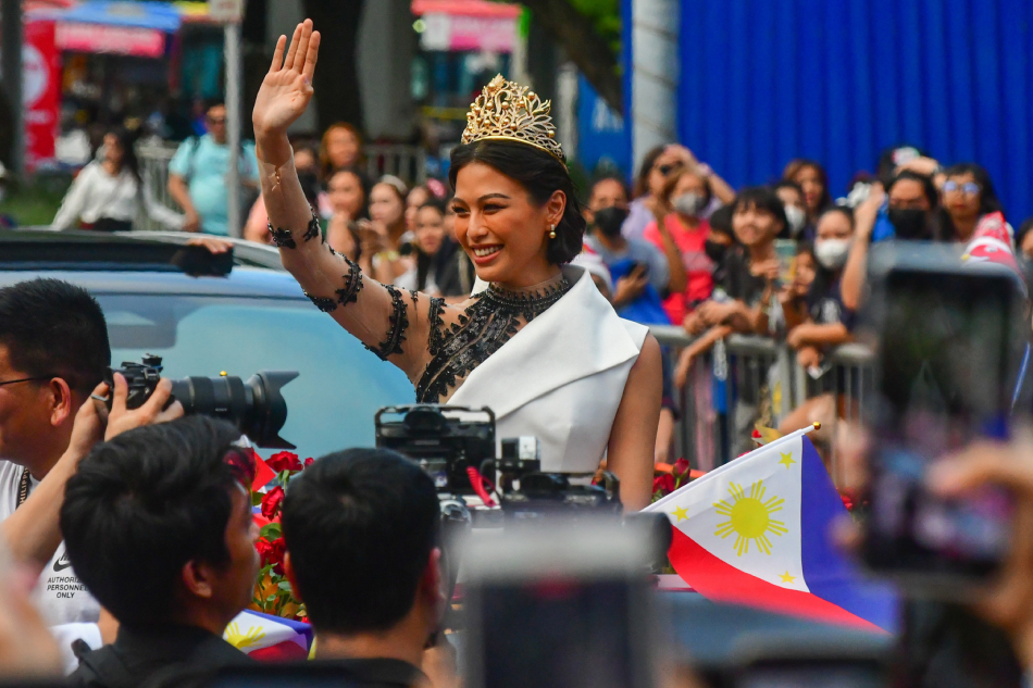 PANOORIN: Homecoming parade para kay Michelle Dee