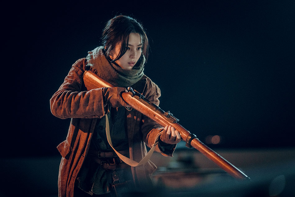 Han So-hee in ‘Gyeongseong Creature.’ Photo courtesy of Netflix